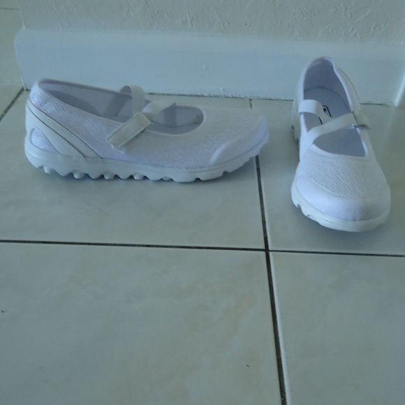 propet mary jane shoes